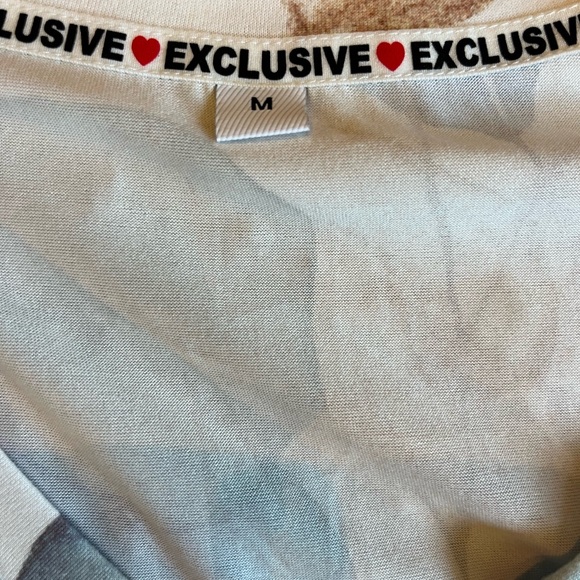 Women’s maxi dress size Medium. Super soft wear straight / belt it. Leaf pattern - Picture 3 of 4